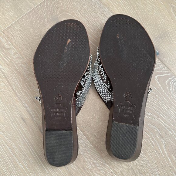 E Ferri Leather Thongs with Silver Beading - Picture 3 of 11